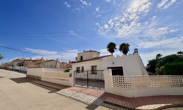 Herverkoop - Villa -
Rojales - Ciudad Quesada