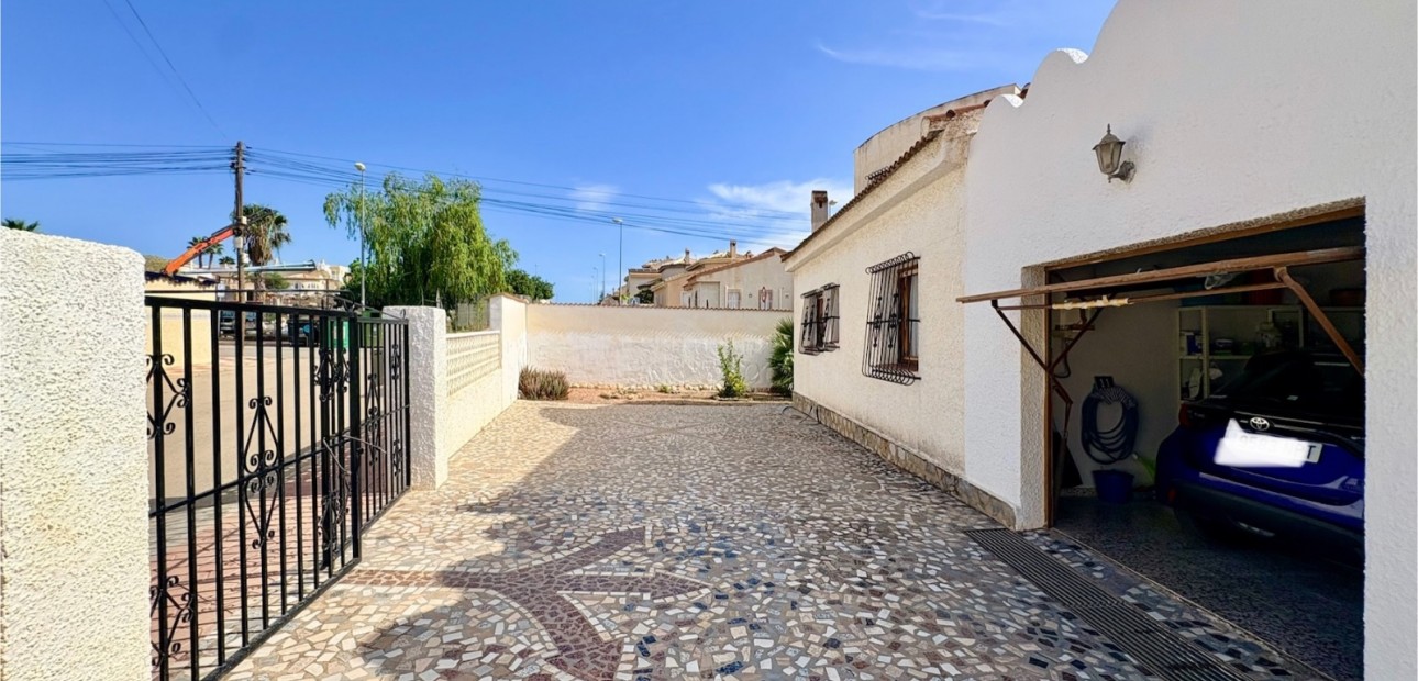 Herverkoop - Villa -
Rojales - Ciudad Quesada