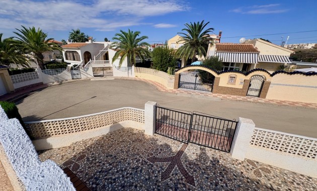 Herverkoop - Villa -
Rojales - Ciudad Quesada