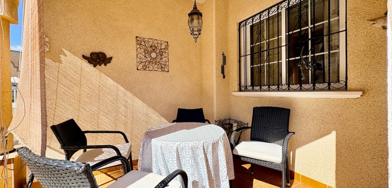 Herverkoop - Adosado -
Orihuela Costa - Playa Flamenca