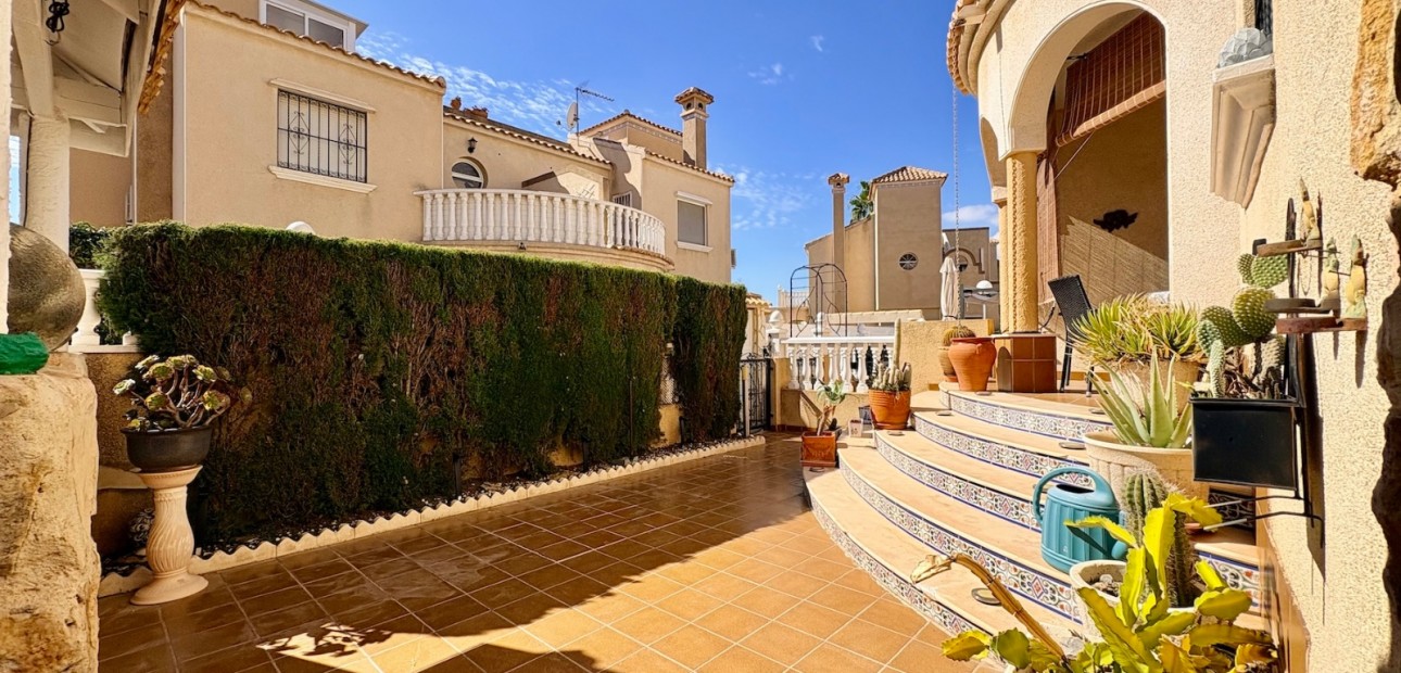 Herverkoop - Adosado -
Orihuela Costa - Playa Flamenca