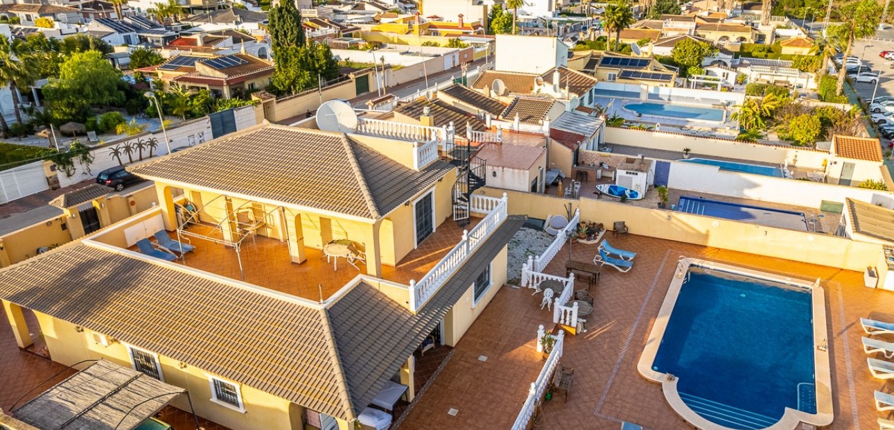 Herverkoop - Villa -
Torrevieja - LOS BALCONES - LOS ALTOS