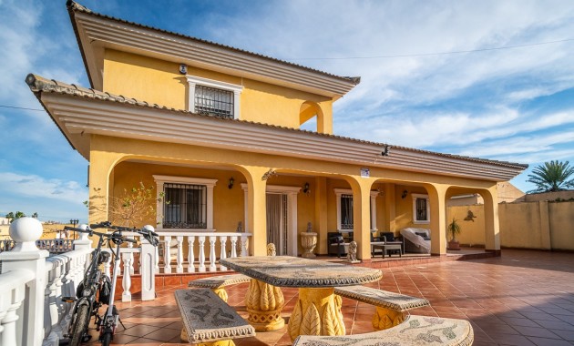 Herverkoop - Villa -
Torrevieja - LOS BALCONES - LOS ALTOS