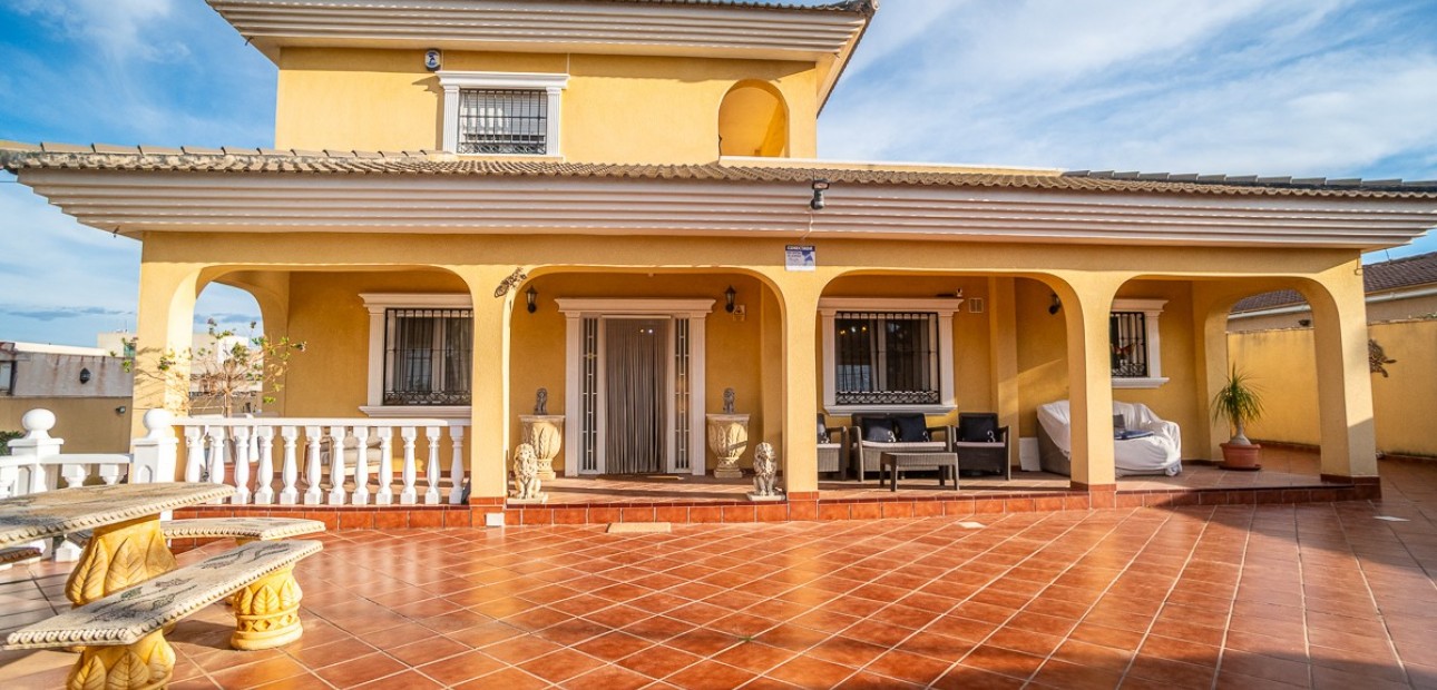 Herverkoop - Villa -
Torrevieja - LOS BALCONES - LOS ALTOS