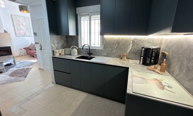 Herverkoop - Villa -
Los Montesinos - Urbanizacion montesol