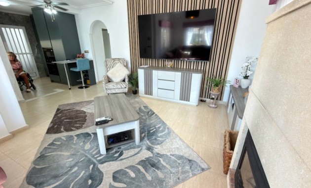 Herverkoop - Villa -
Los Montesinos - Urbanizacion montesol