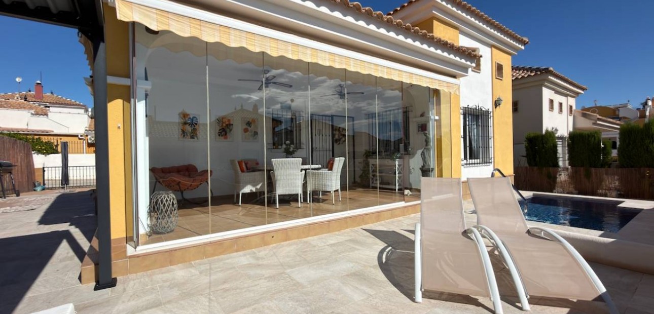 Herverkoop - Villa -
Los Montesinos - Urbanizacion montesol