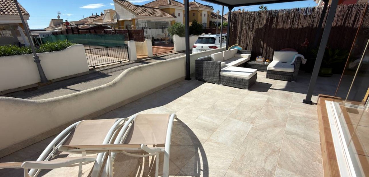 Herverkoop - Villa -
Los Montesinos - Urbanizacion montesol