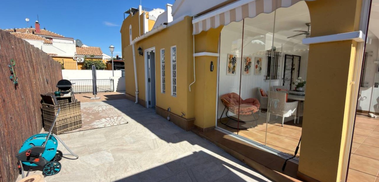 Herverkoop - Villa -
Los Montesinos - Urbanizacion montesol
