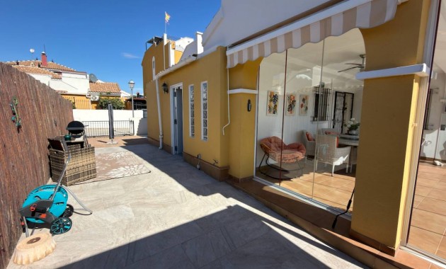 Herverkoop - Villa -
Los Montesinos - Urbanizacion montesol