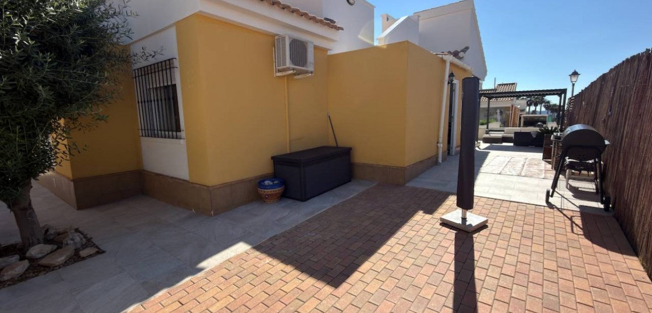 Herverkoop - Villa -
Los Montesinos - Urbanizacion montesol