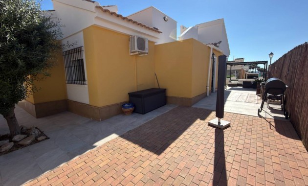 Herverkoop - Villa -
Los Montesinos - Urbanizacion montesol