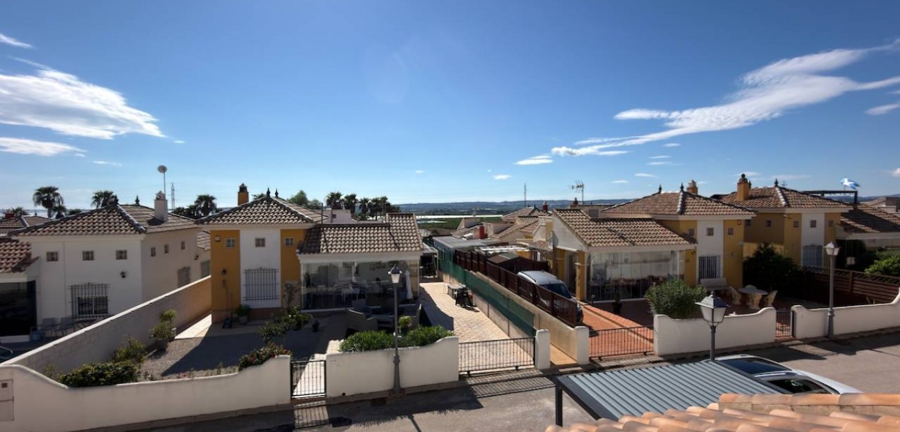 Herverkoop - Villa -
Los Montesinos - Urbanizacion montesol