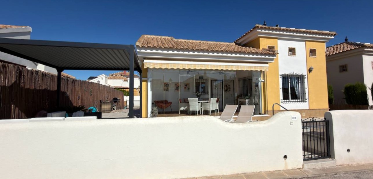 Herverkoop - Villa -
Los Montesinos - Urbanizacion montesol