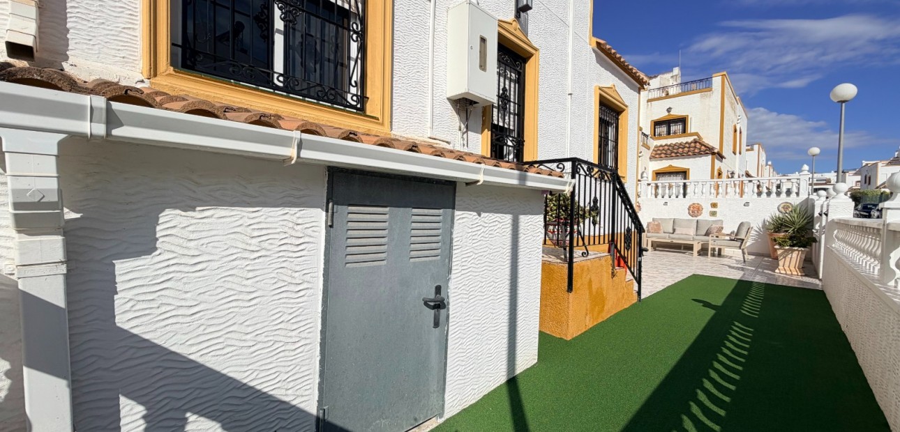 Herverkoop - Herenhuis -
Orihuela - Entre Naranjos Vistabella