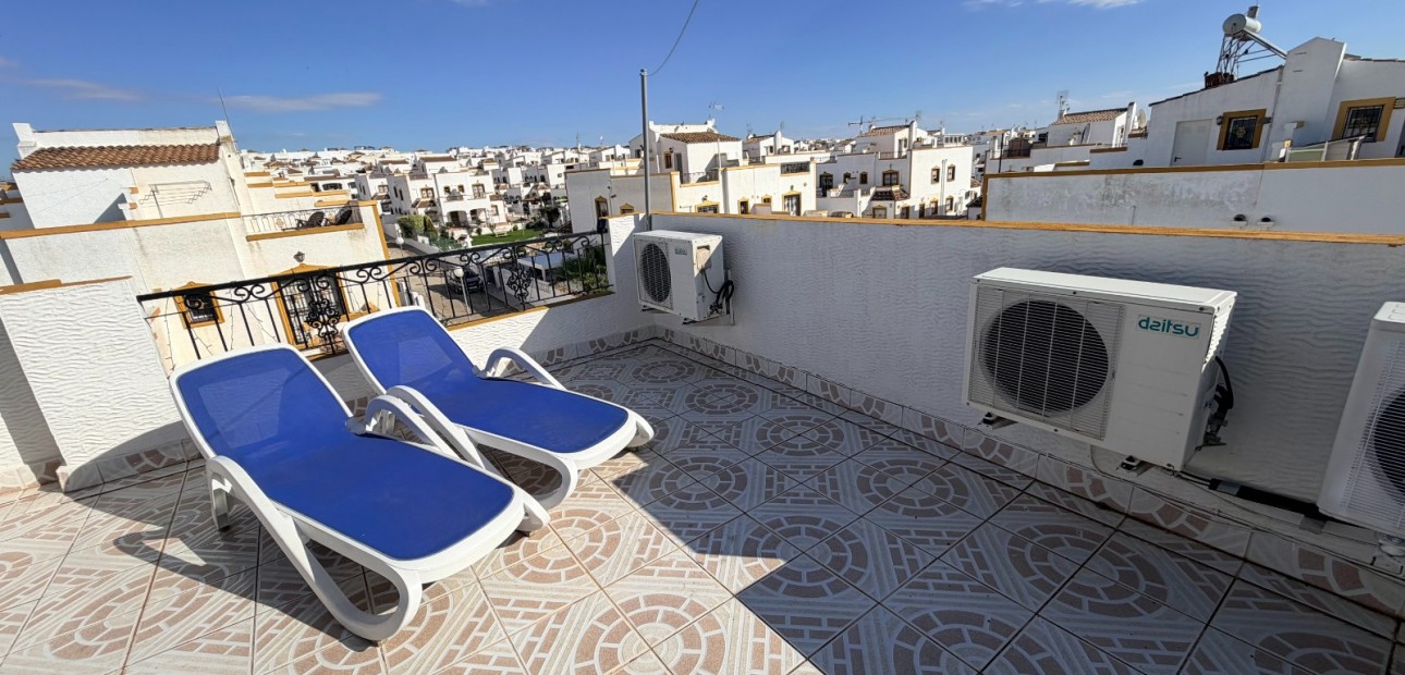 Herverkoop - Herenhuis -
Orihuela - Entre Naranjos Vistabella