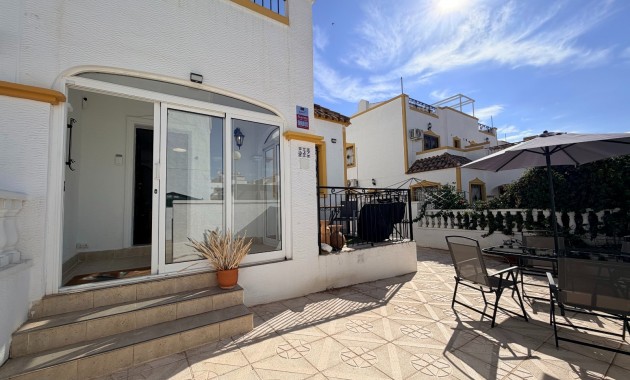 Herverkoop - Herenhuis -
Orihuela - Entre Naranjos Vistabella