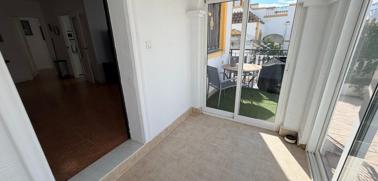 Herverkoop - Herenhuis -
Orihuela - Entre Naranjos Vistabella