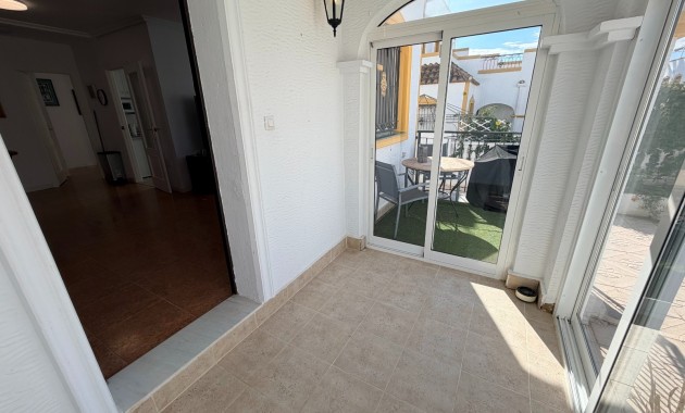 Herverkoop - Herenhuis -
Orihuela - Entre Naranjos Vistabella