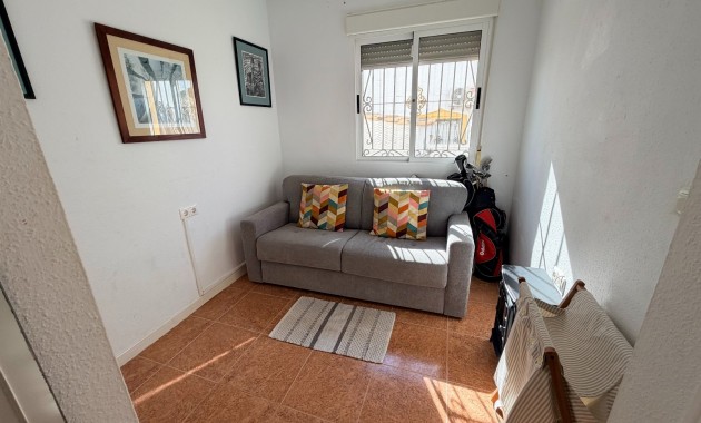 Herverkoop - Herenhuis -
Orihuela - Entre Naranjos Vistabella