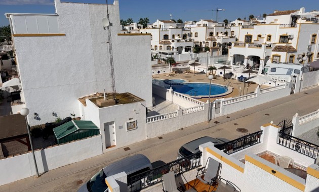 Herverkoop - Herenhuis -
Orihuela - Entre Naranjos Vistabella