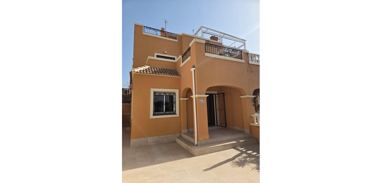 Herverkoop - Villa -
Orihuela Costa - La Florida