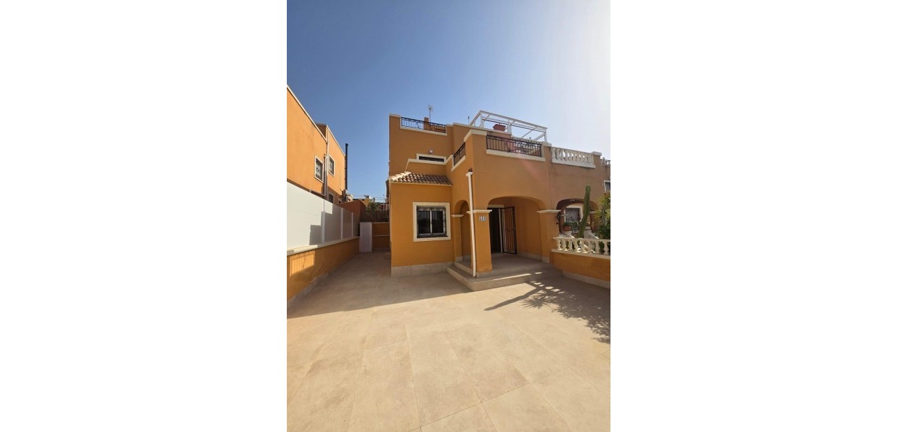 Herverkoop - Villa -
Orihuela Costa - La Florida