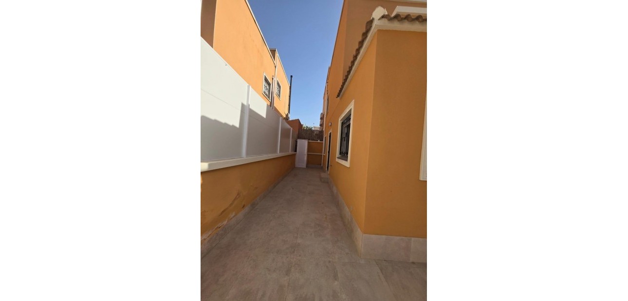 Herverkoop - Villa -
Orihuela Costa - La Florida