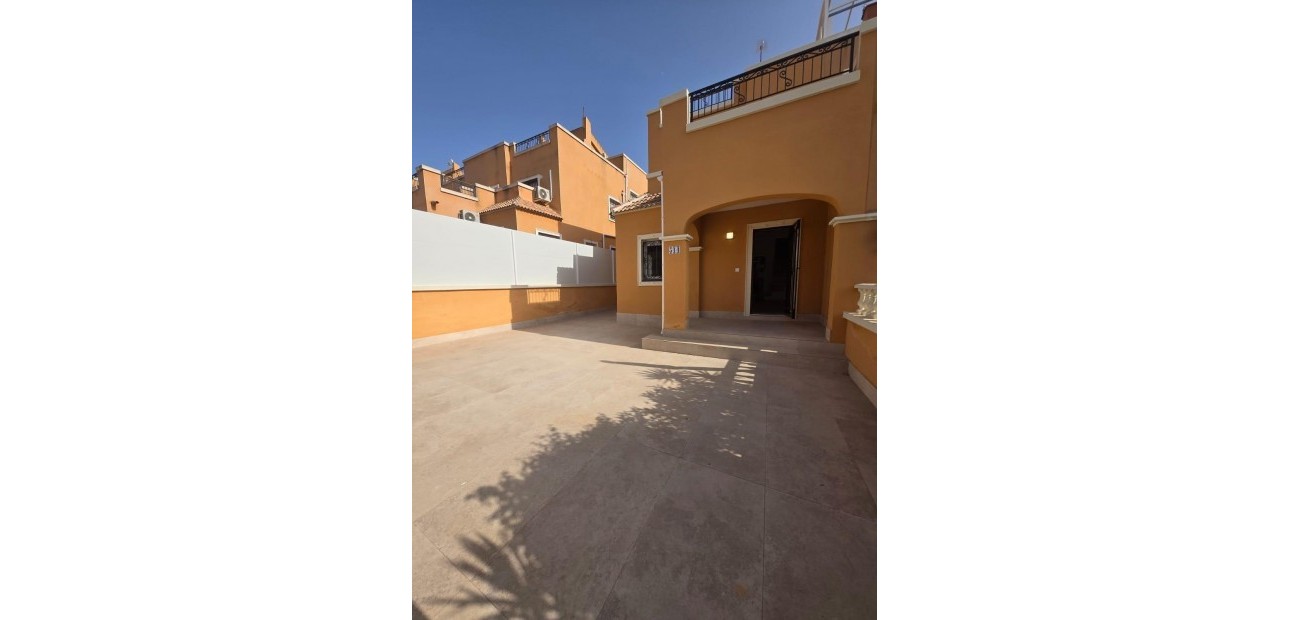 Herverkoop - Villa -
Orihuela Costa - La Florida