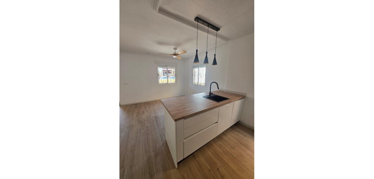 Herverkoop - Villa -
Orihuela Costa - La Florida