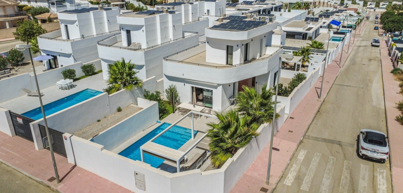 Herverkoop - Detached Villa -
Ciudad Quesada - Pueblo Lucero