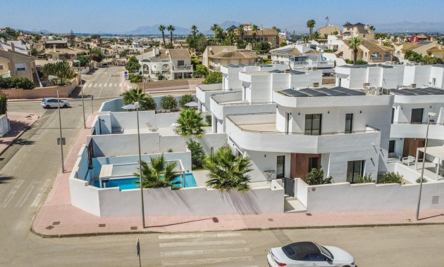 Herverkoop - Detached Villa -
Ciudad Quesada - Pueblo Lucero