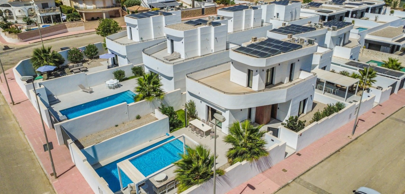 Herverkoop - Detached Villa -
Ciudad Quesada - Pueblo Lucero