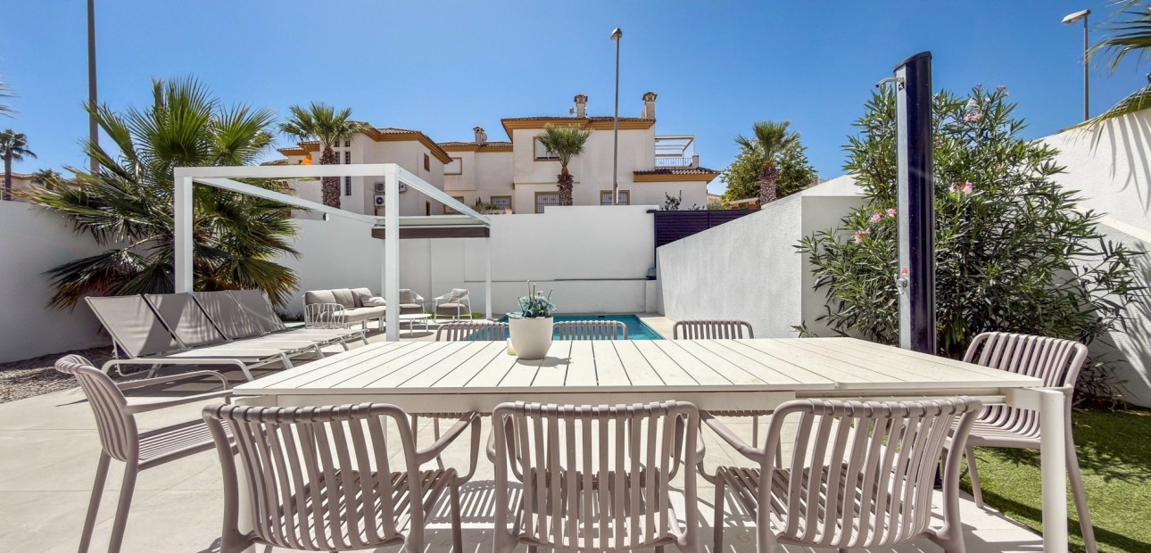 Herverkoop - Detached Villa -
Ciudad Quesada - Pueblo Lucero