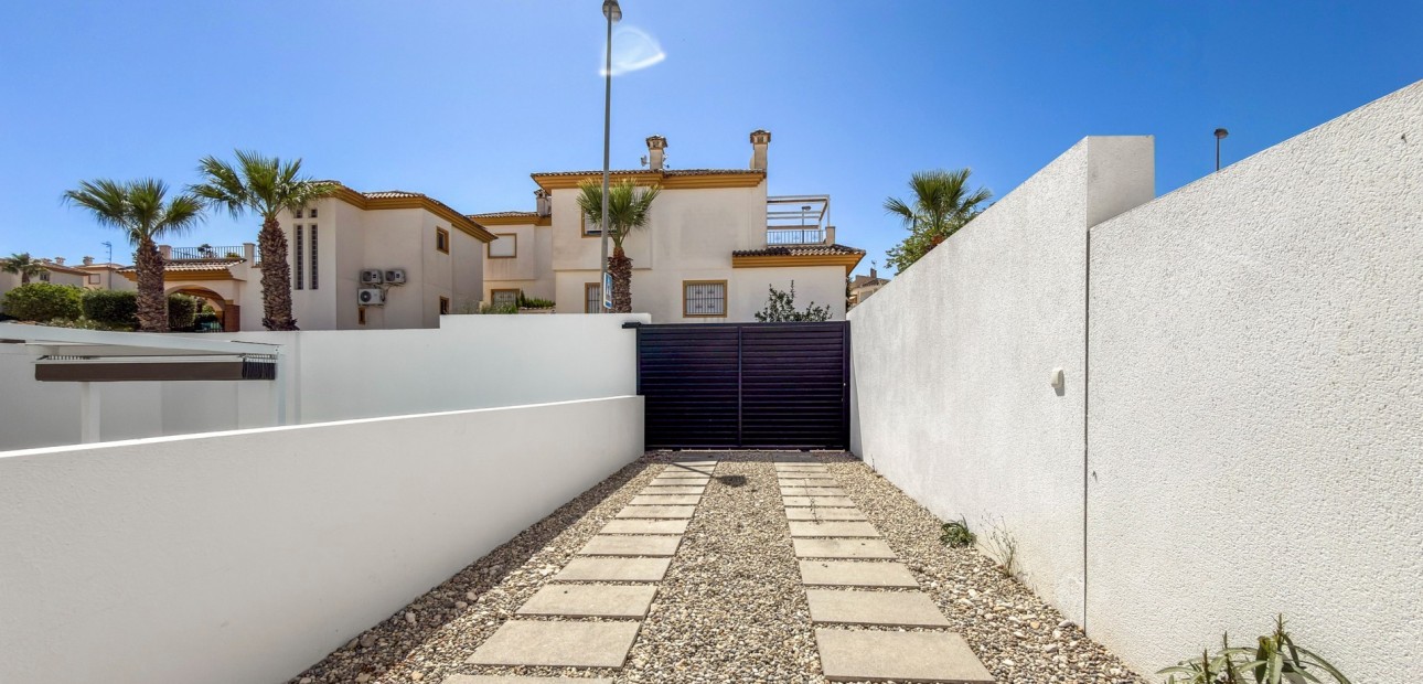 Herverkoop - Detached Villa -
Ciudad Quesada - Pueblo Lucero