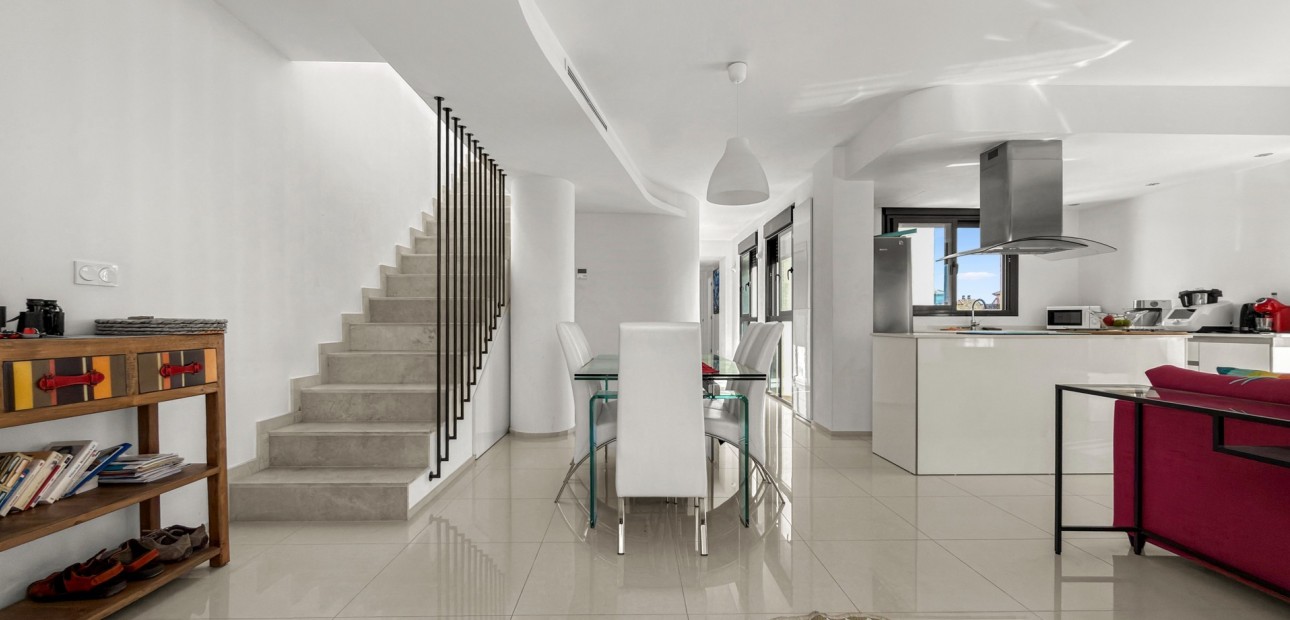 Herverkoop - duplex -
Orihuela Costa - La Zenia