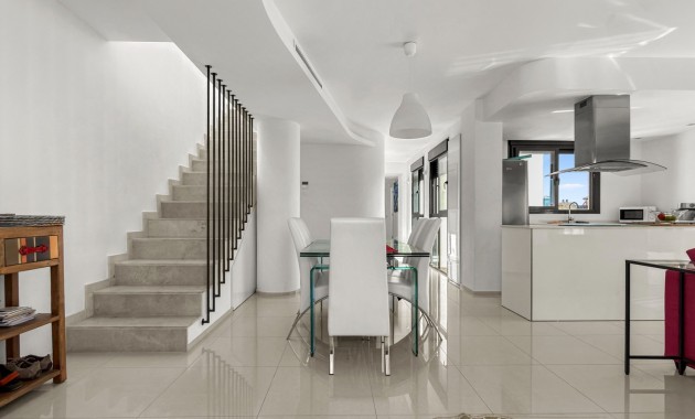 Herverkoop - duplex -
Orihuela Costa - La Zenia
