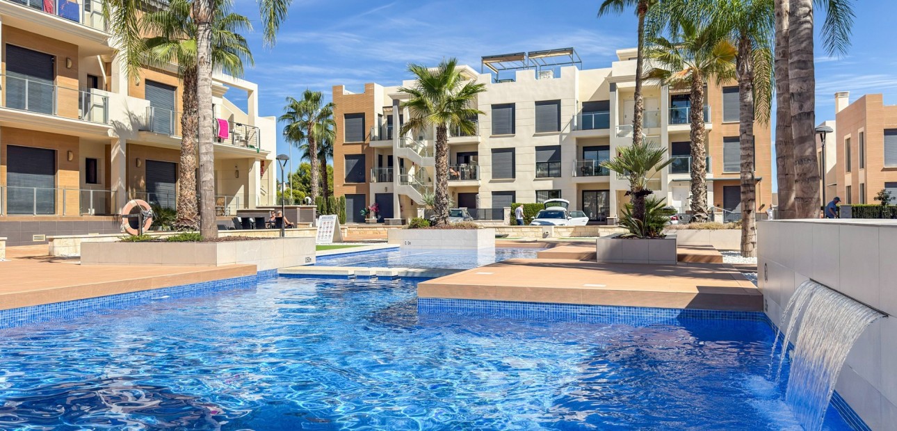 Herverkoop - duplex -
Orihuela Costa - La Zenia