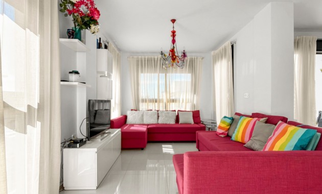 Herverkoop - duplex -
Orihuela Costa - La Zenia
