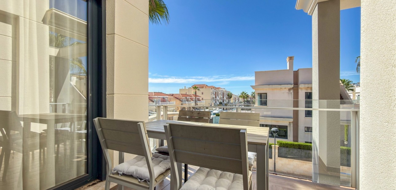 Herverkoop - duplex -
Orihuela Costa - La Zenia