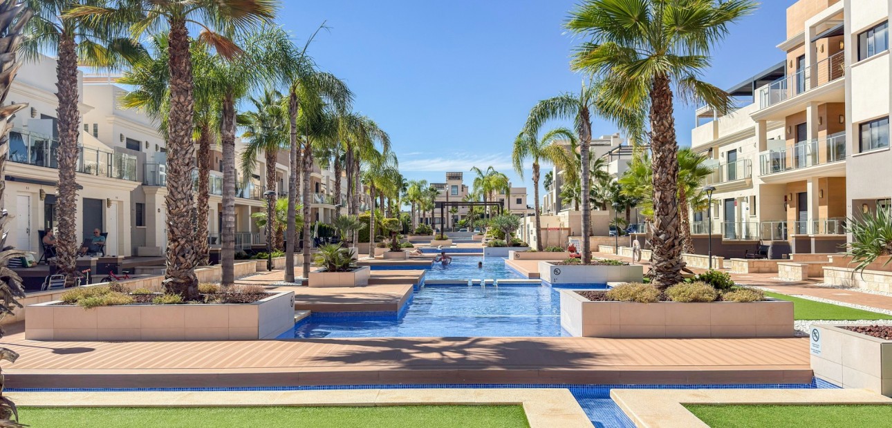 Herverkoop - duplex -
Orihuela Costa - La Zenia