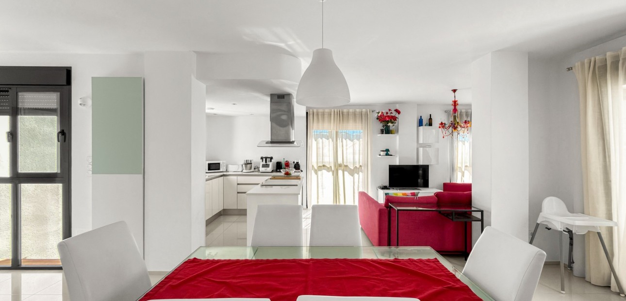 Herverkoop - duplex -
Orihuela Costa - La Zenia
