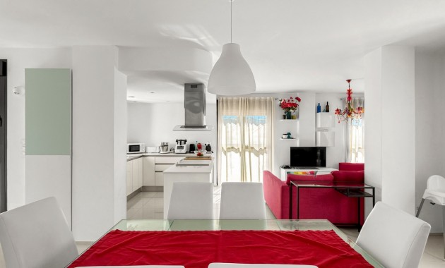 Herverkoop - duplex -
Orihuela Costa - La Zenia