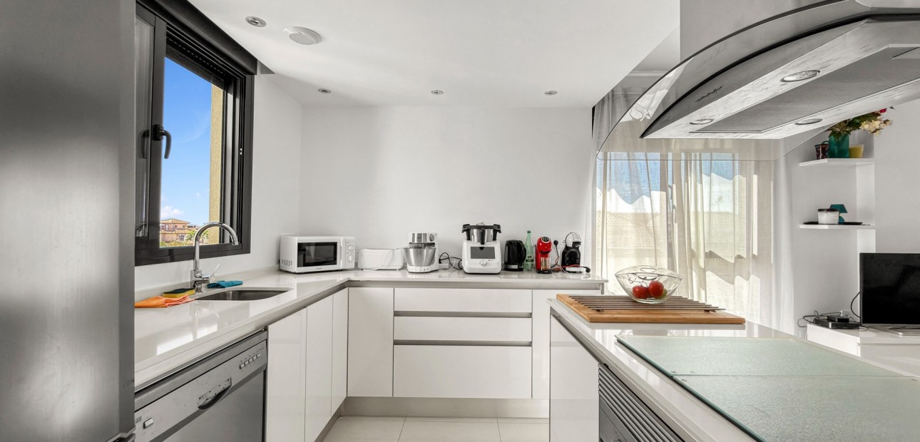 Herverkoop - duplex -
Orihuela Costa - La Zenia