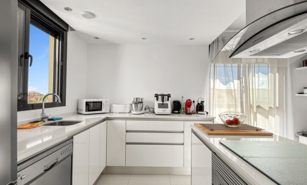 Herverkoop - duplex -
Orihuela Costa - La Zenia