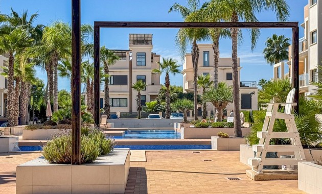 Herverkoop - duplex -
Orihuela Costa - La Zenia