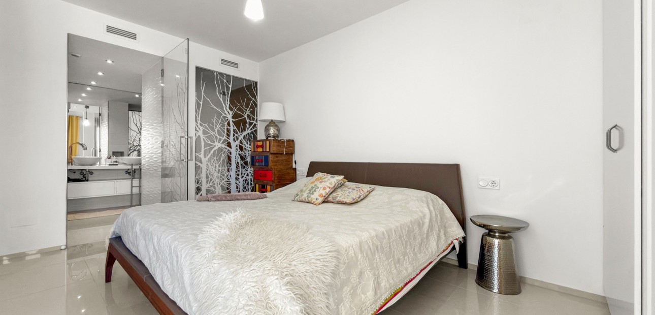 Herverkoop - duplex -
Orihuela Costa - La Zenia