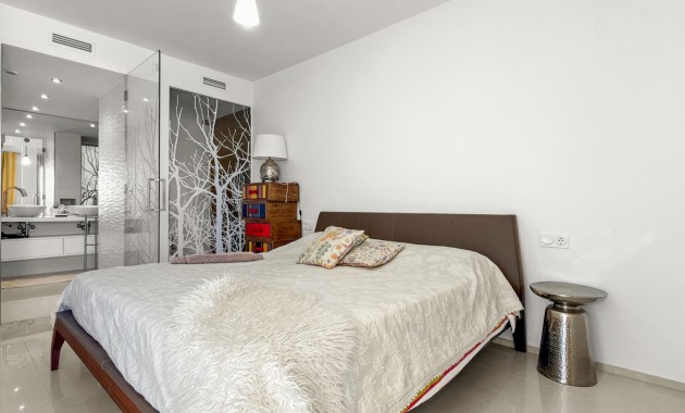Herverkoop - duplex -
Orihuela Costa - La Zenia