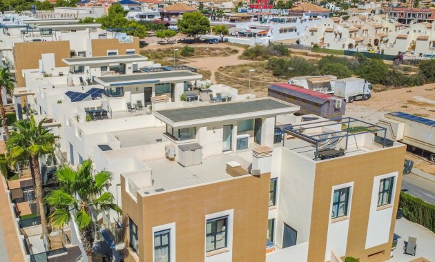 Herverkoop - duplex -
Orihuela Costa - La Zenia