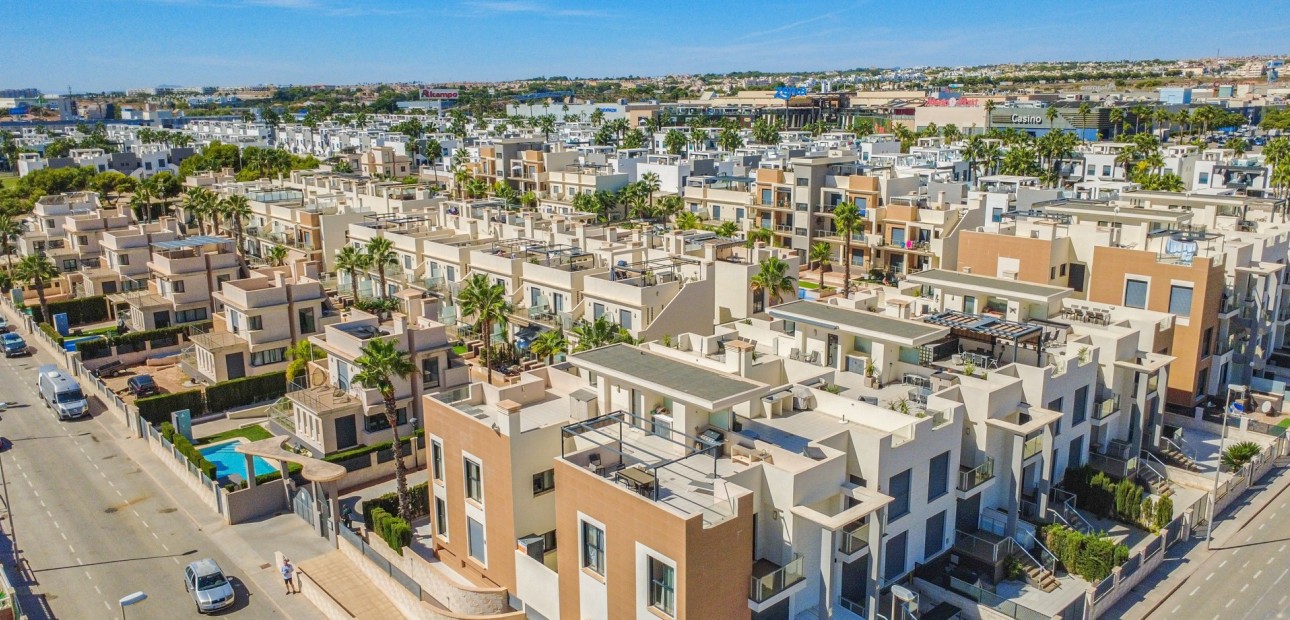 Herverkoop - duplex -
Orihuela Costa - La Zenia